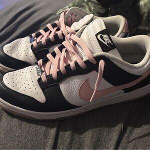 Nike Women's Black and Pink Leather Sneakers